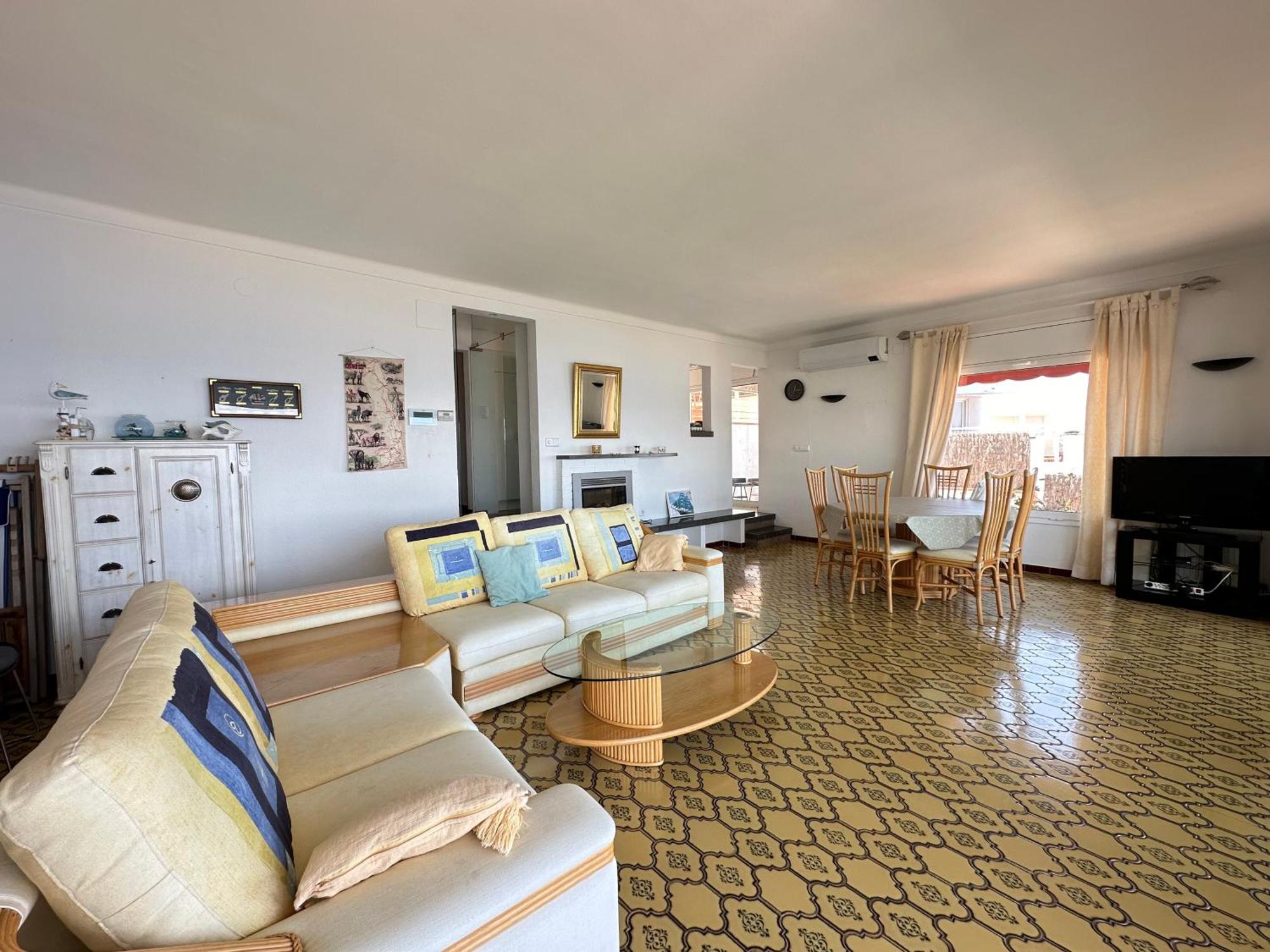Agi Villa Poncella Roses Exterior photo
